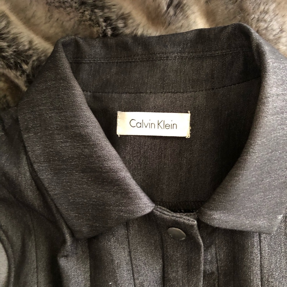Calvin Klein - Picture 5 of 6